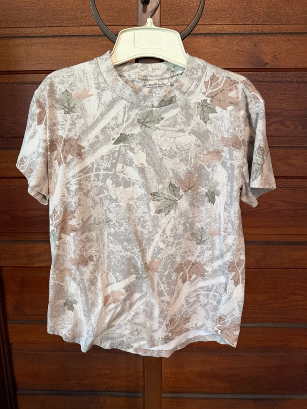 Abercrombie & Fitch Women’s Short Sleeve Leaf Print Tee in Beige, Gray and Olive